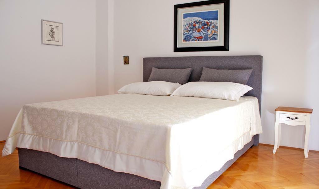 Apartmani Volga Petrcane Esterno foto