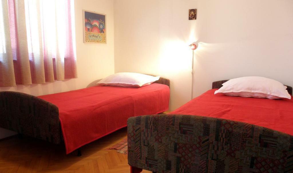 Apartmani Volga Petrcane Esterno foto