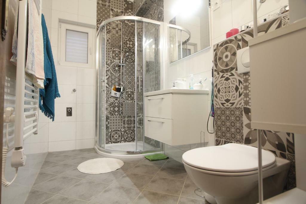 Apartmani Volga Petrcane Esterno foto