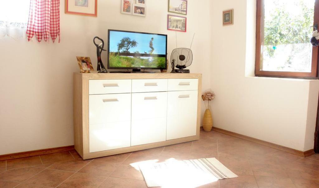 Apartmani Volga Petrcane Esterno foto